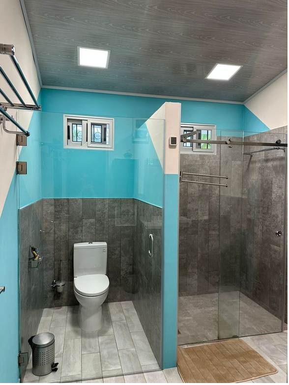 Casa Mara modern bathroom with shower