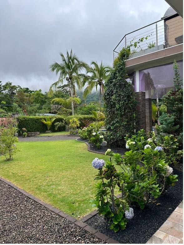 Casa Mara garden and house with rooftop terrace